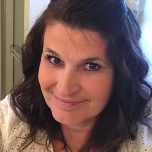 Meet your Posher, Debbie